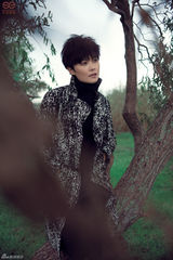 组图：李宇春新年写真发布 俏皮鬼马春式魅力