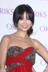 组图：林心如为保养品拍摄广告 驳斥整形流言