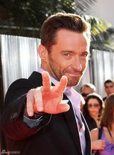 组图：《铁甲钢拳》洛杉矶首映 休-杰克曼帅气亮相