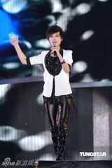 组图：王后驾到收官 谢霆锋李宇春孙燕姿热爆全场