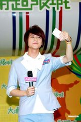 高清组图：棒棒堂王子小杰毛弟与歌迷观赏世界杯