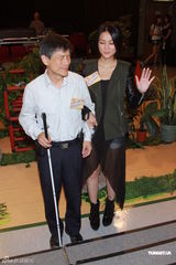 组图：谢安琪称婆婆沟通无代沟 罗霖中秋做慈善