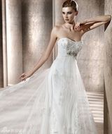 组图：欧美2012年婚纱系列发布 彰显高雅气质