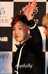 组图：少时等热爆首尔歌谣大奖 EXO大赢洒泪