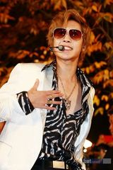 组图：少女时代金贤重等亮相颁奖礼 车胜元获大奖