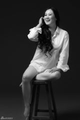 幻灯图：芙蓉姐姐登《时尚先生》 尽显知性干练