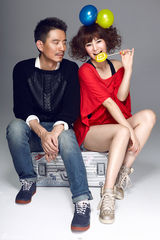 组图：《龙门镖局》杨皓宇钱芳合拍鬼马写真