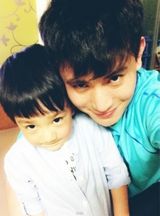 组图：最帅潮爸萌娃走红 潮萌不输林志颖父子