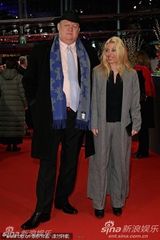 高清：《都灵之马》首映 女星艾丽卡-伯克中性干练