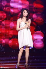 高清组图：萧蔷不慎露胸贴 走光浑然不知