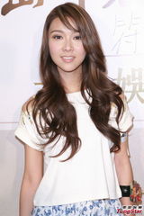 组图：薛凯琪自曝学习速度慢EQ低 由母亲理财