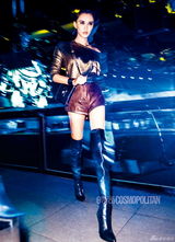 组图：莫小棋登杂志 化身光影魅惑黑天使