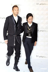 组图：马艳丽爱戴捧场时装秀 偶遇球星中田英寿