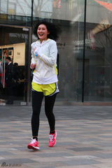 组图：陈燃出席品牌体验会 领跑时尚运动风