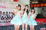 组图：SKE48成员亮相香港 短裙性感秀美腿