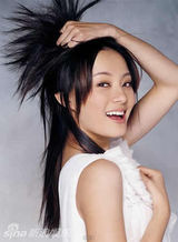 幻灯图：80后女星势头迅猛 抢占护肤品市场