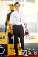 组图：李敏镐少女时代等群星助阵《大明猩》