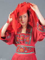 高清：新《水浒》甘婷婷版潘金莲 化透明妆缠小脚