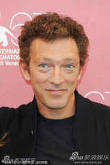 高清图：《黑天鹅》记者会 文塞尔护花娜塔莉-波特曼