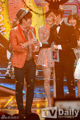 组图：INFINITE《音乐中心》夺冠 金素贤主持