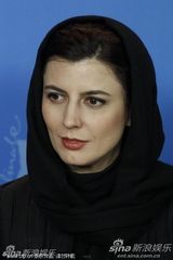 高清：《内达和西敏》亮相 莱拉-哈塔米黑衣玩神秘