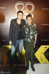组图：高虎贾青助阵品牌时尚发布会