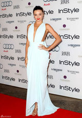 高清组图：超模米兰达-可儿性感淡蓝色礼服亮相