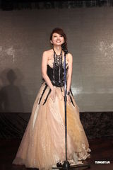 组图：F.I.R将发全新大碟 阿沁飞儿分手后不尴尬