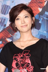 组图：陈柏霖新角色亦正亦邪 郭雪芙进军大银幕