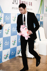 高清图：JYJ宣传亚运会 在中美艳有天可爱