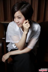 组图：卢凯彤感激黄耀明鼓励 个唱创新视觉效果