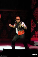 组图：《虾仔爹地》首演落幕 刘德华友情客串