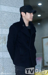 组图：FTTS成员FANY退伍 帅气外貌不减