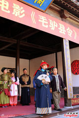 组图：潘长江拍《毛驴县令》 恬妞巩汉林加盟