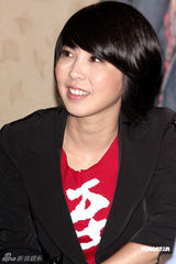 许茹芸任至善爱心大使 化身“许姊姊”认养云南两贫女 