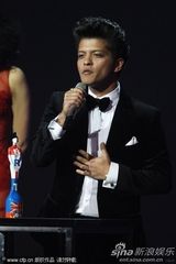 组图：第32届全英奖 布鲁诺-玛斯获最佳国际男歌手