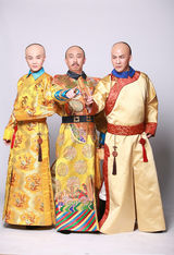 组图：大张伟白凯南沈凌模仿《还珠格格》造型