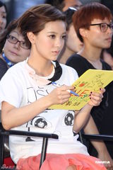 组图：郭采洁将发新专辑 否认与杨佑宁恋情