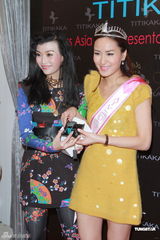 组图：应届亚姐出席颁奖礼 冠军冯雪冰想在港定居