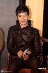 幻灯图：甄子丹称不再拍《叶问》 熊黛林赞其好男人