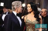 组图：众星情侣夫妻档携手奥斯卡红毯拼恩爱