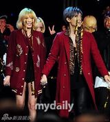 组图：Trouble Maker贴身辣舞惹火夺冠泪流满面