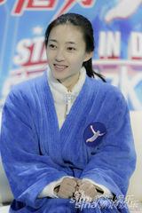 组图：王丽坤素颜清秀获赞 卖萌搞怪旧照曝光