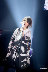 组图：Hebe田馥甄香港个唱 送歌给女英雄Selina 