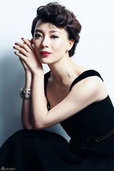 组图：“铁梨花”陈数复古写真 怀旧影调御姐气质