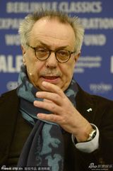 组图：柏林电影节发布会 主席科斯里克现身