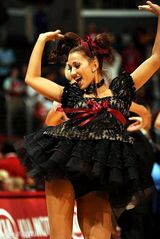 幻灯图集：NBA啦啦队美女美图100张 展运动之美