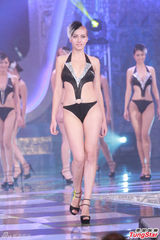高清组图：亚姐竞赛泳装透视装比拼 堪比洗剪吹