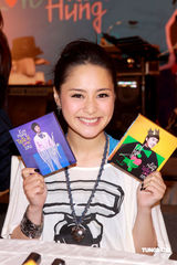 幻灯图：阿娇(钟欣桐)为洪卓立音乐会打气 力挺好友阿Sa(蔡卓妍)