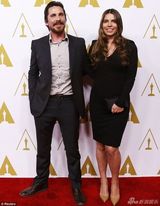 组图：群星闪耀奥斯卡提名午宴 亚当斯红装吸睛